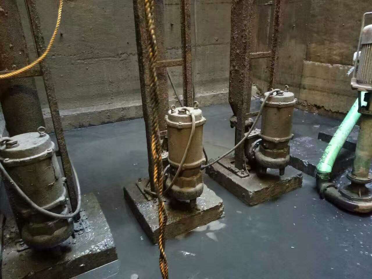 康保污水池清理